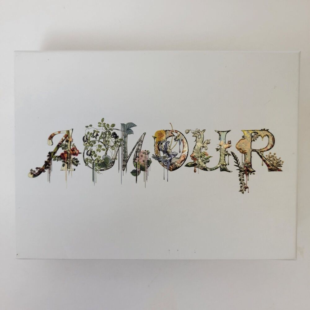 Christian Lacroix 2017 Box Set of 12 Die Cut Correspondence Cards with Envelopes
